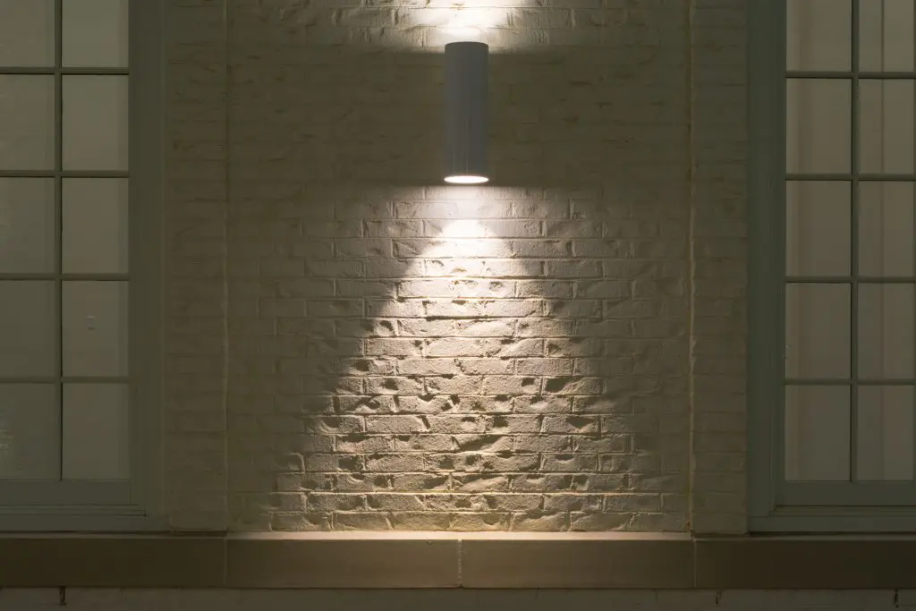 outdoor wall lighting fixture